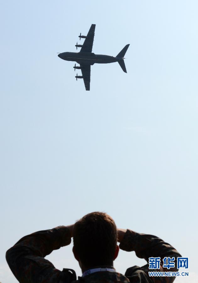 ���п�܇A-400M܊���\ݔ�C�M���w�б���